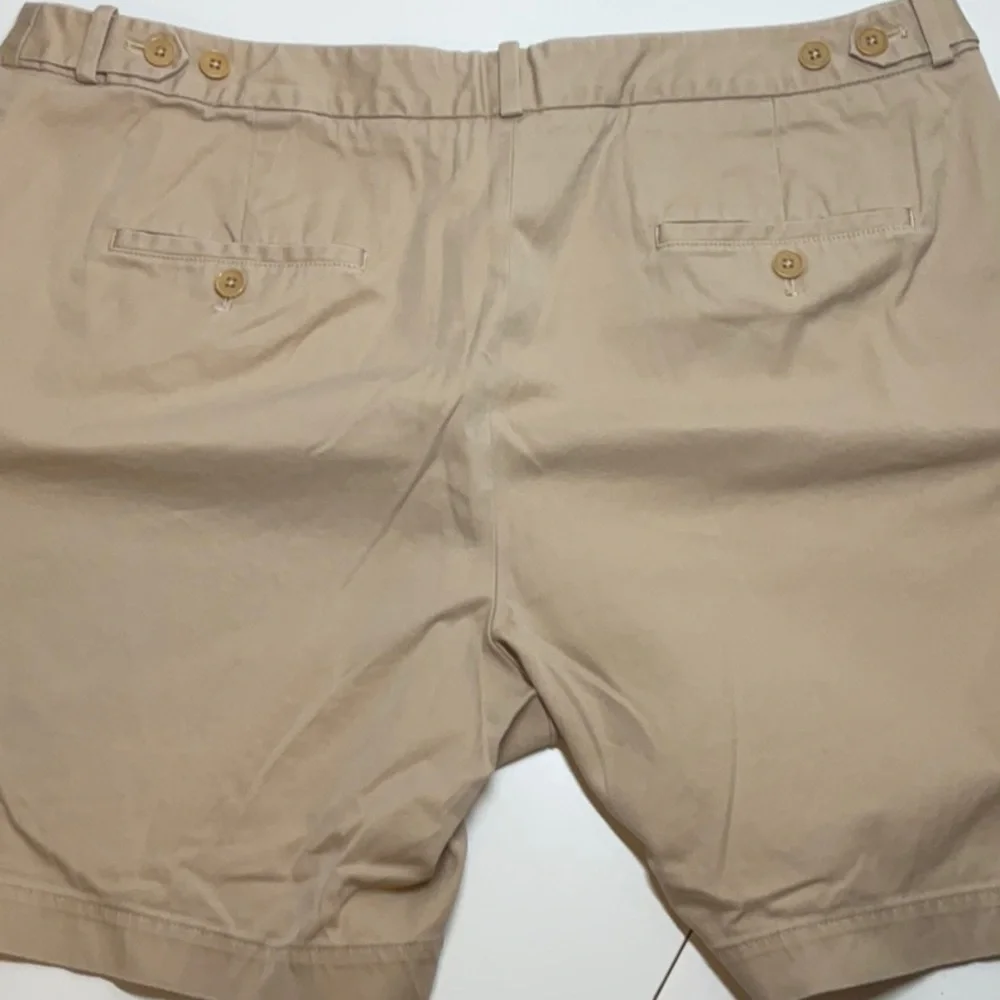 Talbots Chino Shorts Size 16 - Picture 2 of 7
